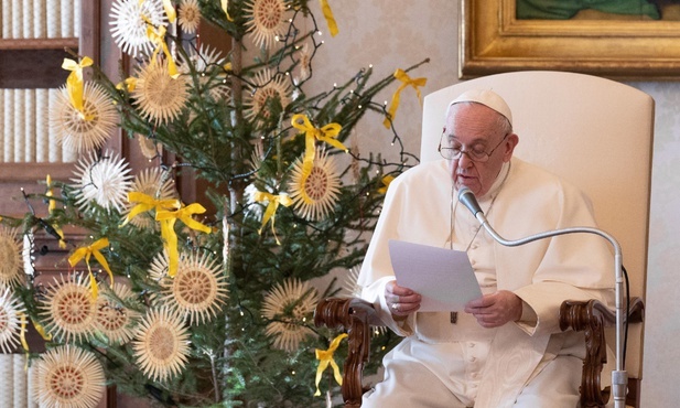 Papież nie odprawi nabożeństwa i Mszy na przełomie roku