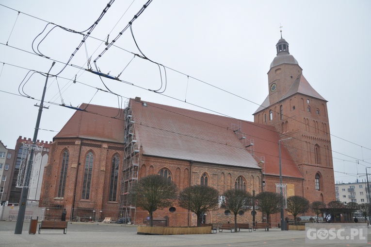 Noworoczne spojrzenie na katedrę