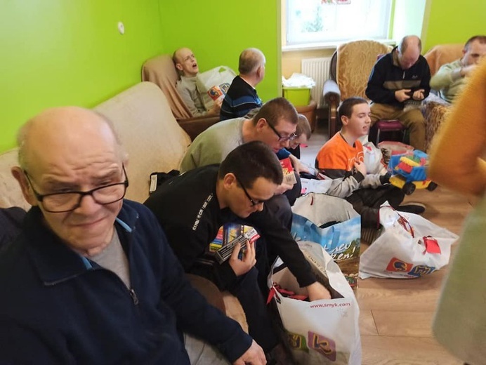 Pomoc świąteczna dla DPS-u w Ścinawce Dolnej