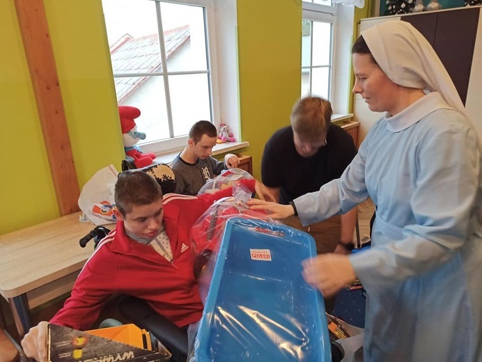 Pomoc świąteczna dla DPS-u w Ścinawce Dolnej