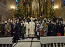 Po otrzymaniu misji kanonicznej na pełnienie swej posługi przez kolejne dwa lata, doradcy życia rodzinnego stanęli do wspólnej fotografii.