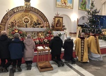 Stalowa Wola, parafia Opatrzności Bożej. Zawierzenie Matce Bożej wszystkich rodzin.