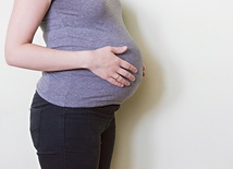 ▲	Projekt oferuje kompleksową pomoc dla kobiet w stanie błogosławionym.