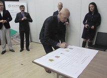 Porozumienie powiatów i KGHM pozwoli znaleźć domy  dla wychowanków domów dziecka.