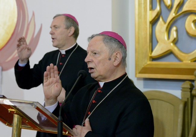 Papieskie przyjęcie rezygnacji bp. Henryka Tomasika