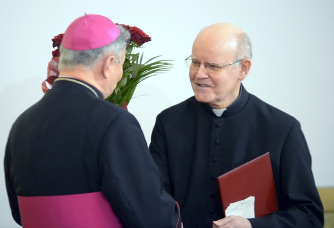 Papieskie przyjęcie rezygnacji bp. Henryka Tomasika