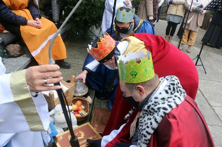 Uroczysty pokłon Trzech Mędrców we Wrocławiu-Leśnicy