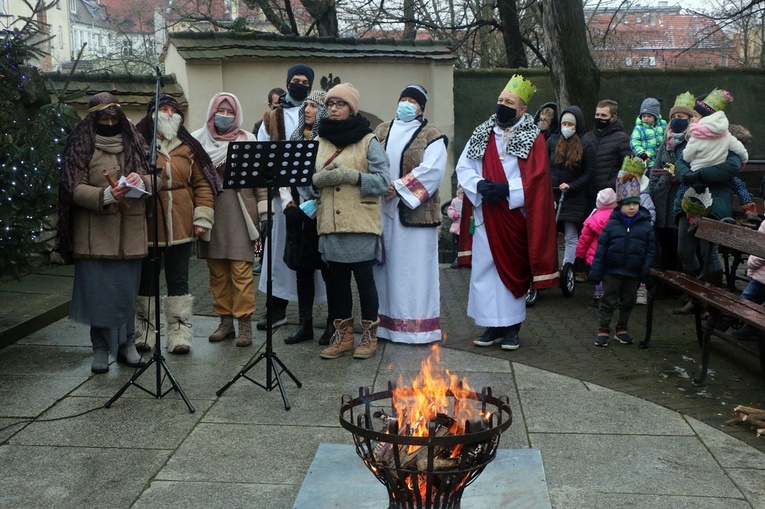 Uroczysty pokłon Trzech Mędrców we Wrocławiu-Leśnicy