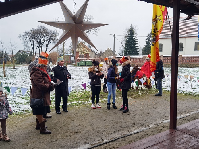 Trzej Królowie w Mrozowie 2021 czyli gra terenowa i kolędowanie