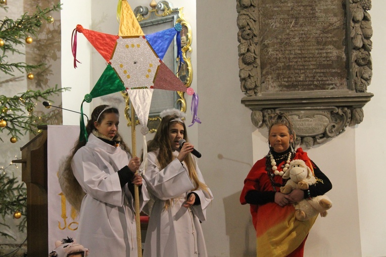 Chojnów. Kolędnicy Misyjni w farze