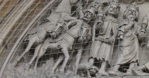 Dzieło nad drzwiami