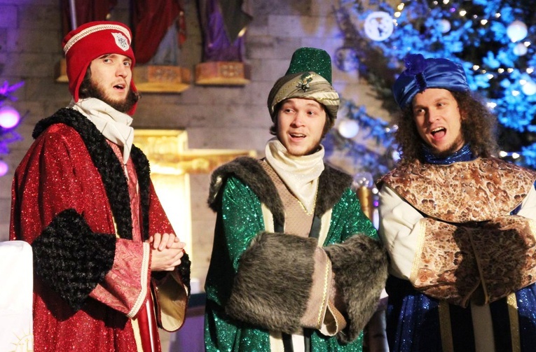 Bracia Dębowscy: Bartosz, Marcin i Maciej wcielili się w role trzech mędrców.