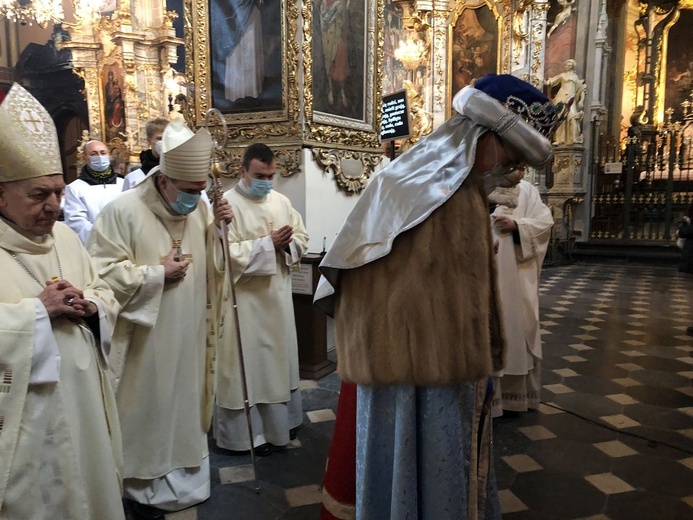 Trzej Królowie pokłonili się Dzieciątku