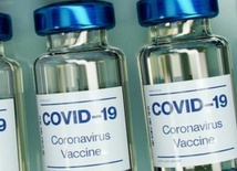 Włosi wprowadzą do użytku własne szczepionki przeciw SARS-CoV-2