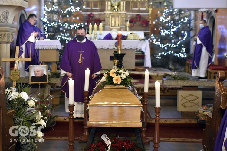 Ostatnie pożegnanie ks. Stanisława Majchrzaka