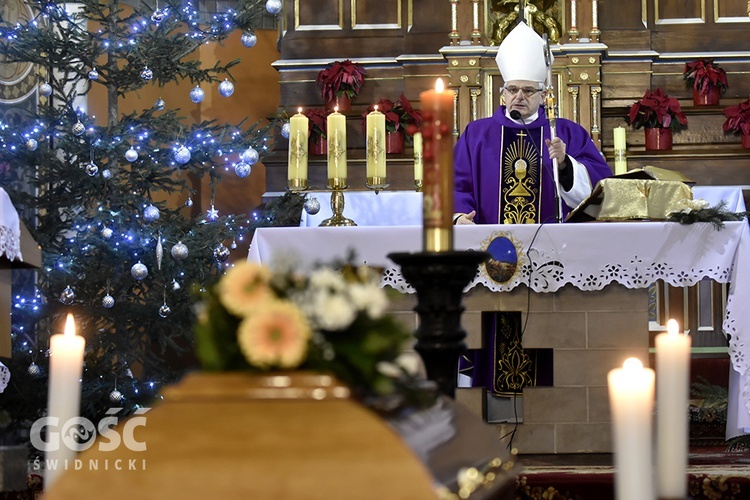 Ostatnie pożegnanie ks. Stanisława Majchrzaka