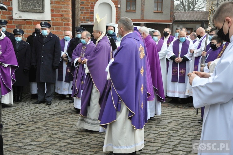 Ostatnie pożegnanie kapłana