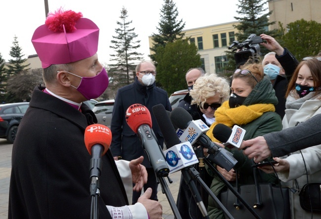 Bp Marek Solarczyk objął prawnie rządy w diecezji radomskiej