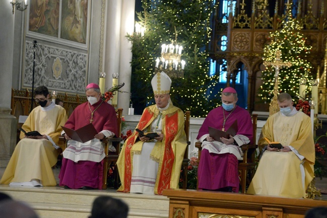 Bp Marek Solarczyk objął prawnie rządy w diecezji radomskiej