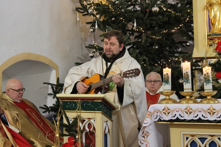 Parafia Objawienia Pańskiego w Brenniku