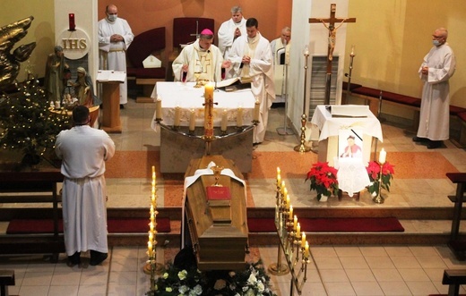 Ostatnie pożegnanie śp. ks. Jana Froelicha w Bierach