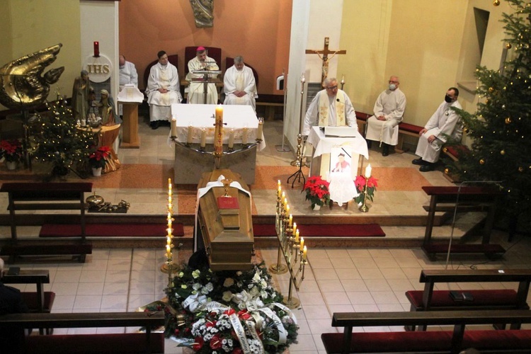 Ostatnie pożegnanie śp. ks. Jana Froelicha w Bierach