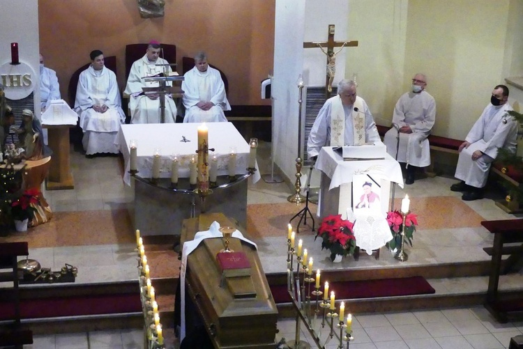 Ostatnie pożegnanie śp. ks. Jana Froelicha w Bierach