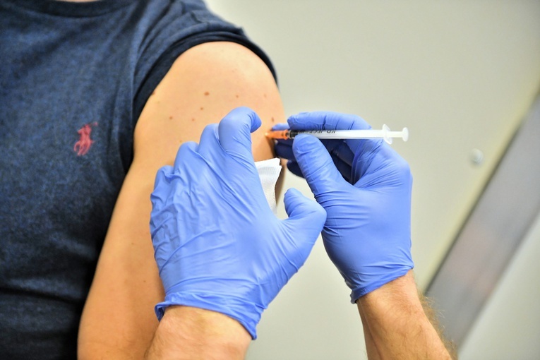 Matyja: Akcja szczepień w naszym kraju dobrze zorganizowana, ale wymaga usprawnienia