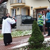 W tym roku księża mogli pobłogosławić domy jedynie z daleka.