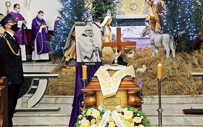 	Uroczystości pogrzebowe odbyły się w kościele, który budował ks. Stanisław.