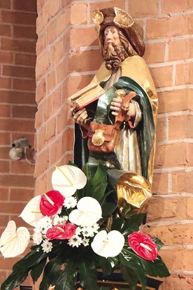 ►	Figura świętego z olsztyńskiej katedry.