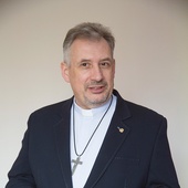 Ks. dr hab. Piotr Kieniewicz, specjalista w dziedzinie teologii moralnej, zajmuje się bioetyką.