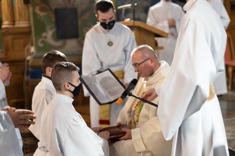 Błogosławieństwo nowych lektorów w Szczucinie