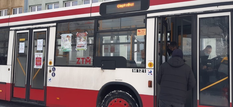 Sosnowiec. Na ulice wyjechał CiepłoBus. W jaki sposób pomoże potrzebującym?