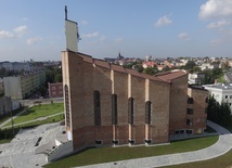 Kościół służy ponad trzytysięcznej wspólnocie.