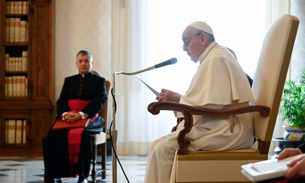 Papież o znaczeniu słów, które mogą zabijać i być gestem czułości