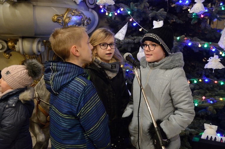 Ustanowienie Sanktuarium Matki Bożej Jasnogórskiej w Mochowie-Paulinach