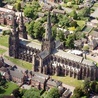 W. Brytania: Szczepienia przeciw Covid-19 w średniowiecznych katedrach