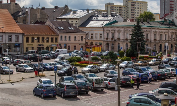 Bielsko-Biała. Parking zamieni się w park. Pojawią się m.in. fontanna i fortepian