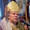 Bp Piotr Turzyński poleca w modlitwie wszystkich chorych.