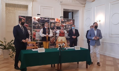 Koszęcin. Zabytkowy park przy siedzibie Zespołu Pieśni i Tańca Śląsk zostanie odnowiony