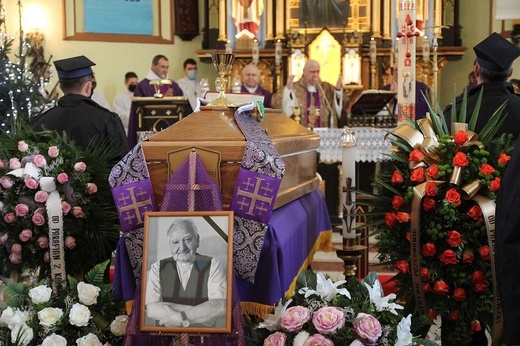 Ostatnie pożegnanie ks. Andrzeja Wolnego w Godziszce - 19 stycznia 2021 r.