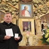 Ksiądz Z. Madzio do parafii w Szczukach sprowadził m.in. relikie św. Jana Pawła II i św. św. Jana XXIII. 