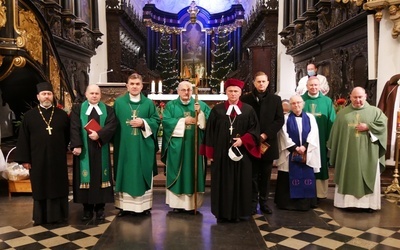 W archikatedrze oliwskiej spotkali się przedstawiciele Kościołów rzymskokatolickiego, prawosławnego, ewangelicko-augsburskiego, ewangelicko-metodystycznego, anglikańskiego i zielonoświątkowego.