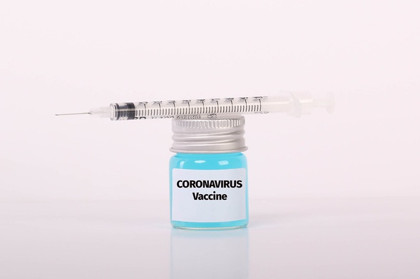 Panel ekspertów: szczepionka AstraZeneca przeciw Covid-19 tylko dla osób poniżej 65. r.ż. 