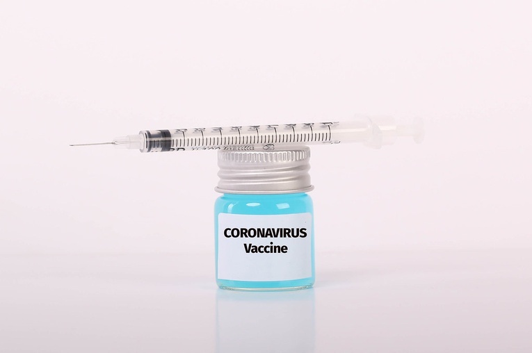 Panel ekspertów: szczepionka AstraZeneca przeciw Covid-19 tylko dla osób poniżej 65. r.ż. 
