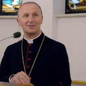 Bp Marek Solarczyk zachęca do wspierania poszkodowanych przez trzęsienie ziemi w Chorwacji.