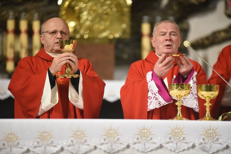 40 lat minęło - parafia Ducha Świętego w Mielcu