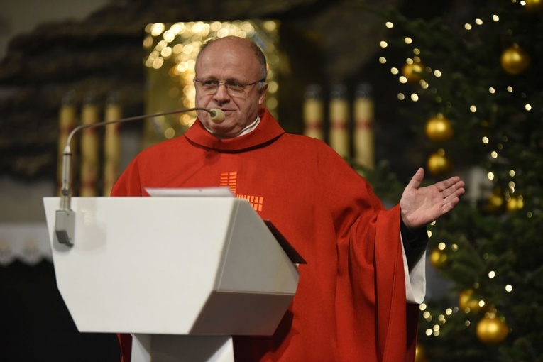 40 lat minęło - parafia Ducha Świętego w Mielcu