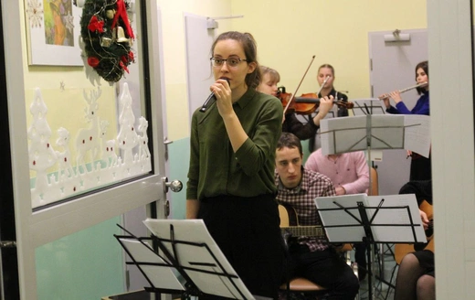 Zespół "Aeternum" z Cieszyna-Pastwisk dla seniorów u sióstr elżbietanek cieszyńskich